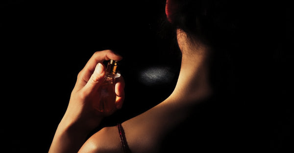 你正在用的名貴香水 原來是由動物生殖器官旁提煉？