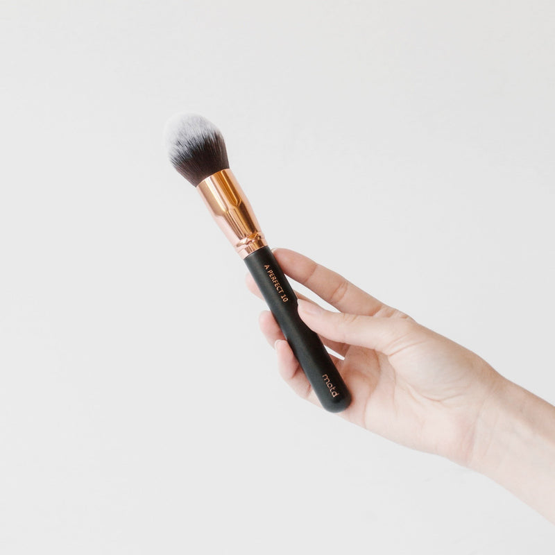 A Perfect 10 Tapered Face Brush - Vegan Concept