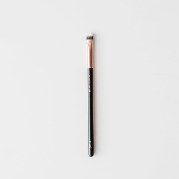 The Pigment Packer Small Shader Brush - Vegan Concept