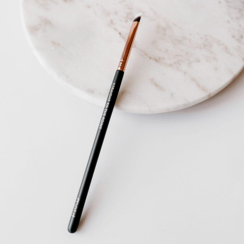 Straight To The Point Angled Eyeliner Brush - Vegan Concept